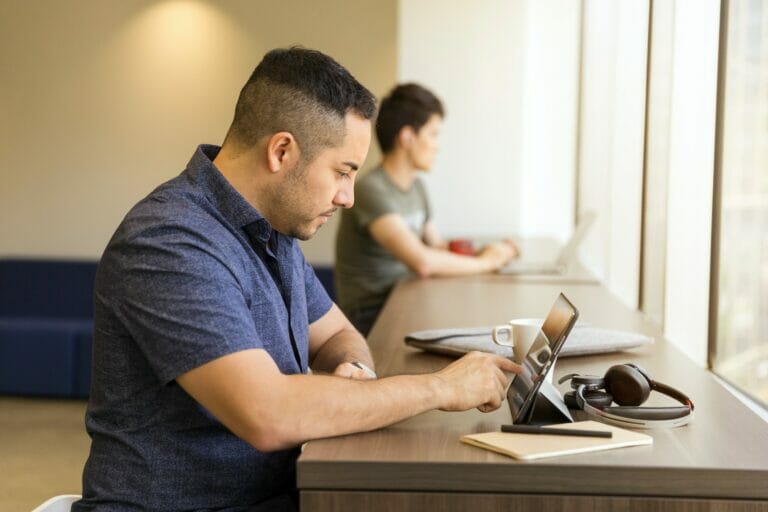 customer-service-courses-online-student